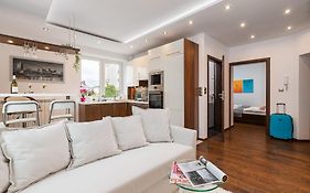 Nowoczesny Apartament Przy Alejach Solidarnosci W Warszawie By Rent Like Home